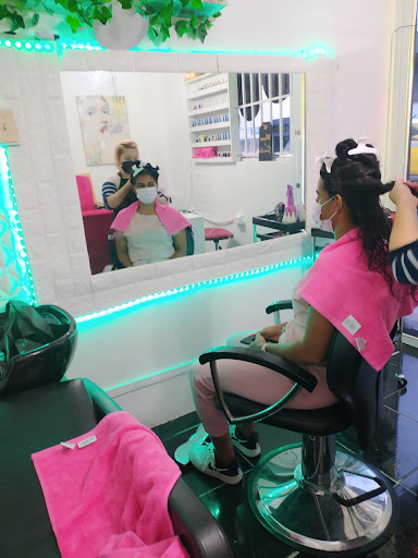 NATURAL BEAUTY LOUNGE