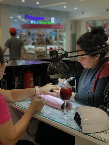 SALA DE BELLEZA, Mas Guapa, Westland Primiun Outlet, PB, Puerta #6 Violeta, Frente a Paylees