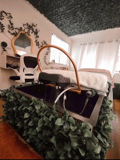 All Natural Spa & Salón